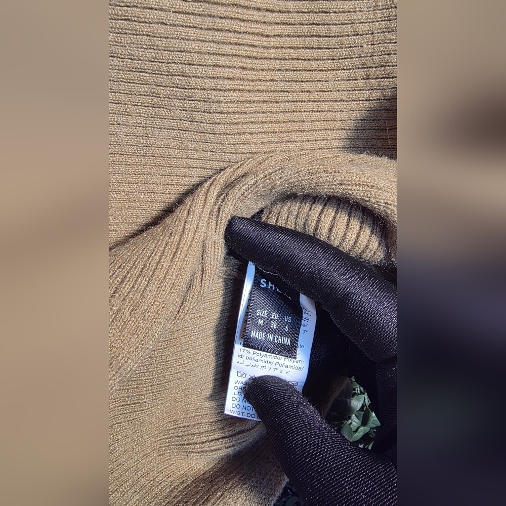 Women's Tan Olive Green Sweater - Picture 4 of 6